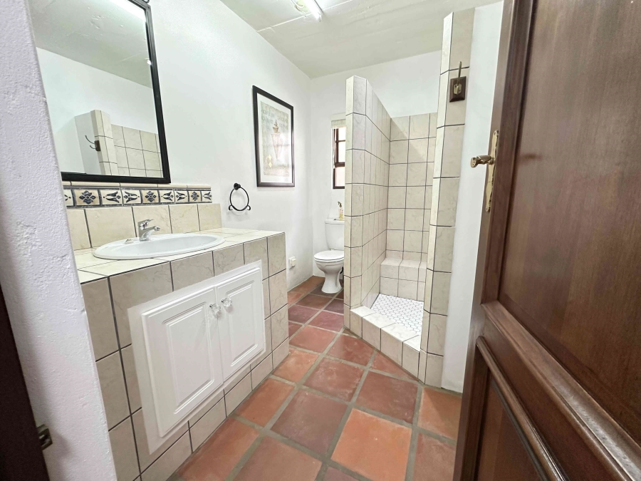 6 Bedroom Property for Sale in Kingfisher Creek Western Cape